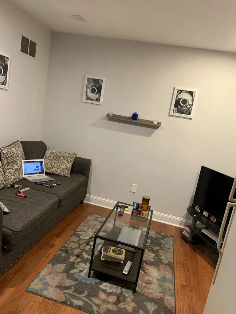 Men's Sober House - Photo 3